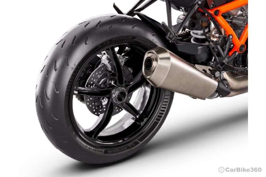 KTM 1390 Super Duke R images KTM 1390 Super Duke R images