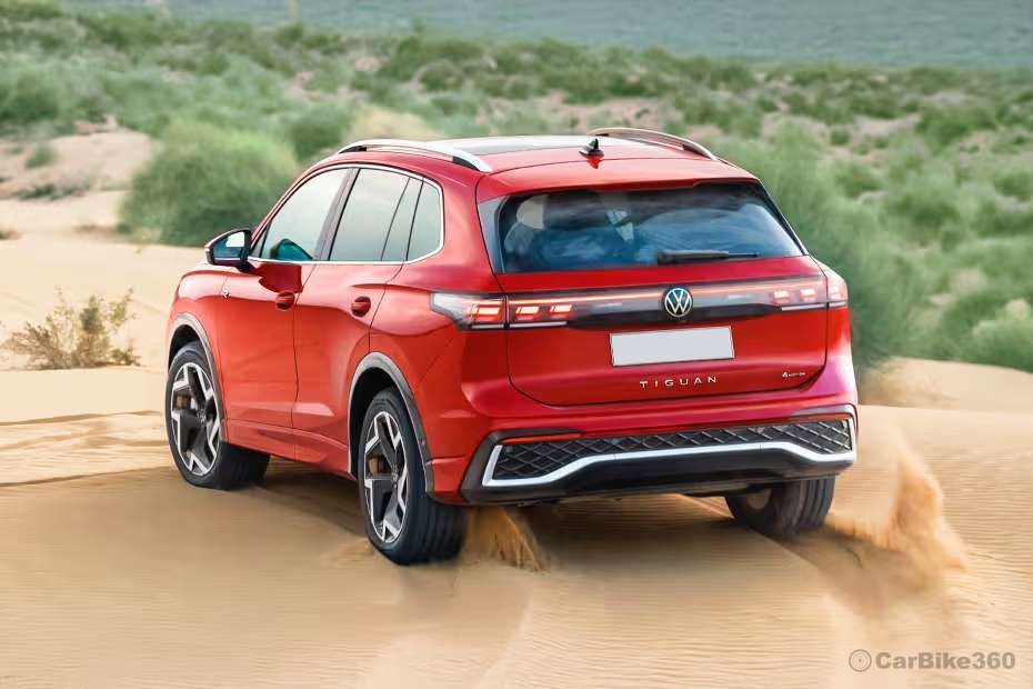 Volkswagen Tiguan R-Line Left Rear Three Quarter Volkswagen Tiguan R-Line Left Rear Three Quarter