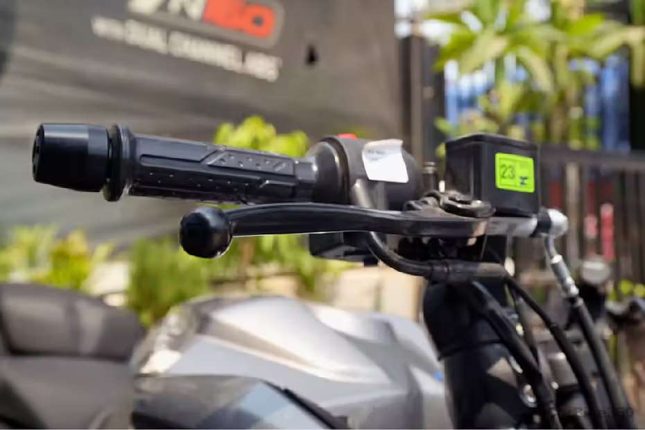 Bajaj Pulsar RS200 images Bajaj Pulsar RS200 images