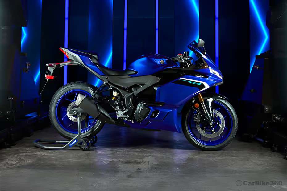 Yamaha R3 2025 Side Profile View (Right) Yamaha R3 2025 Side Profile View (Right)