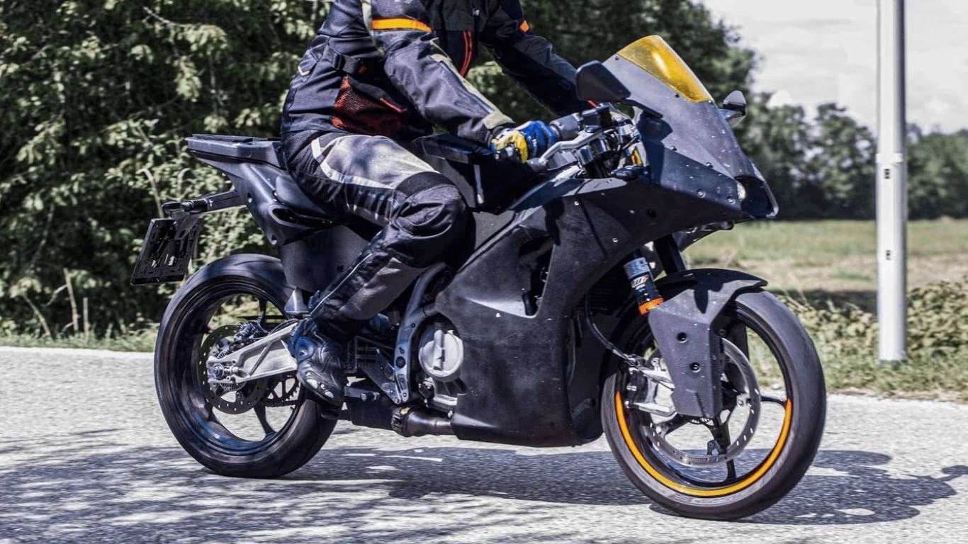 Next-Gen KTM RC390 Spied