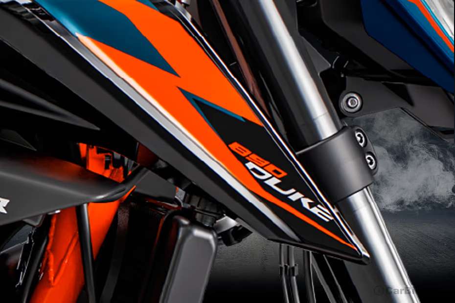 KTM 890 Duke R images KTM 890 Duke R images
