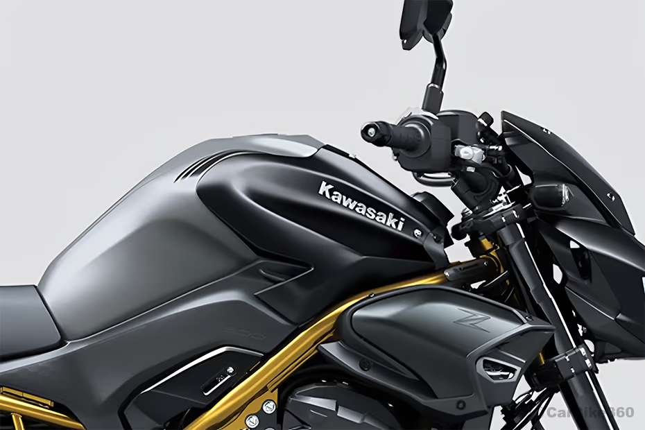 Kawasaki Z900 Fuel Tank (Right) Kawasaki Z900 Fuel Tank (Right)
