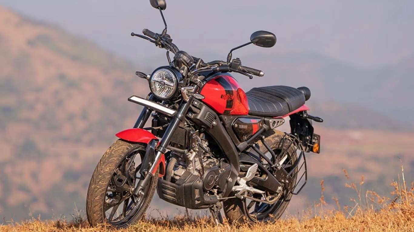 Yamaha XSR 155 front view