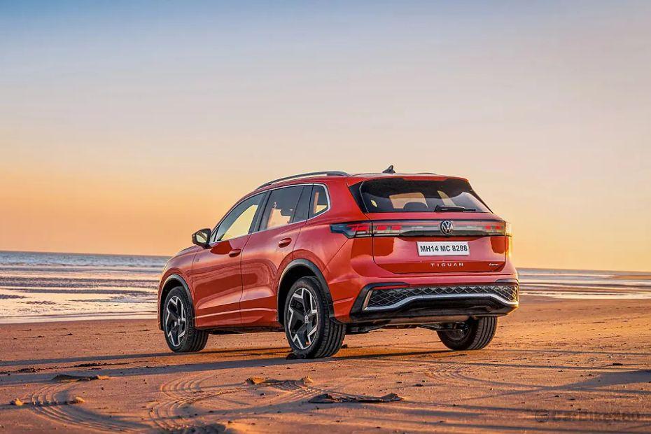 Volkswagen Tiguan R-Line Left Rear Three Quarter Volkswagen Tiguan R-Line Left Rear Three Quarter