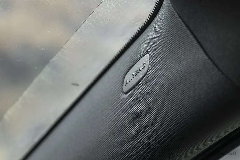 Mercedes-Benz GLA Right Side Curtain Airbag Mercedes-Benz GLA Right Side Curtain Airbag