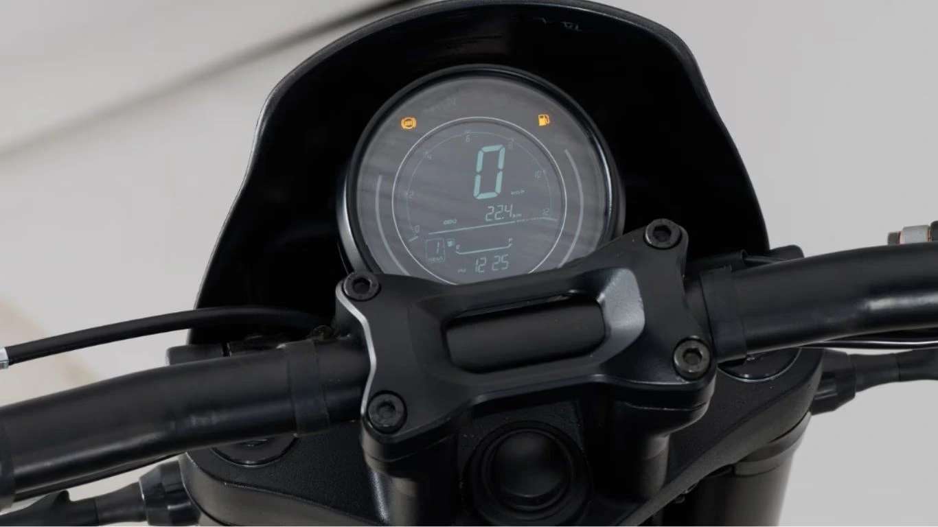 Yezdi Roadster Features