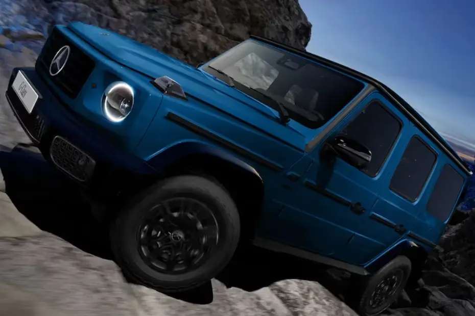 Mercedes Benz G580 with EQ Technology Front Wheel Mercedes Benz G580 with EQ Technology Front Wheel
