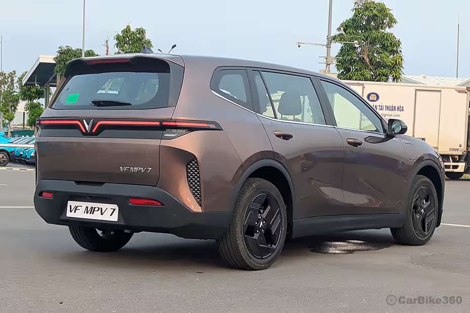 VinFast VF MPV 7 Right Rear Three Quarter View VinFast VF MPV 7 Right Rear Three Quarter View