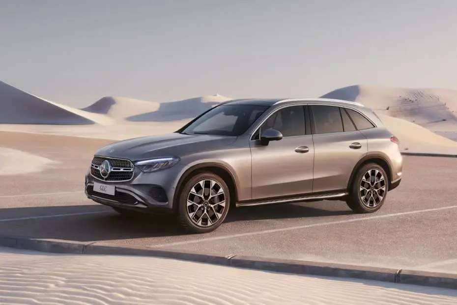 Mercedes-Benz GLC Left Front Mercedes-Benz GLC Left Front