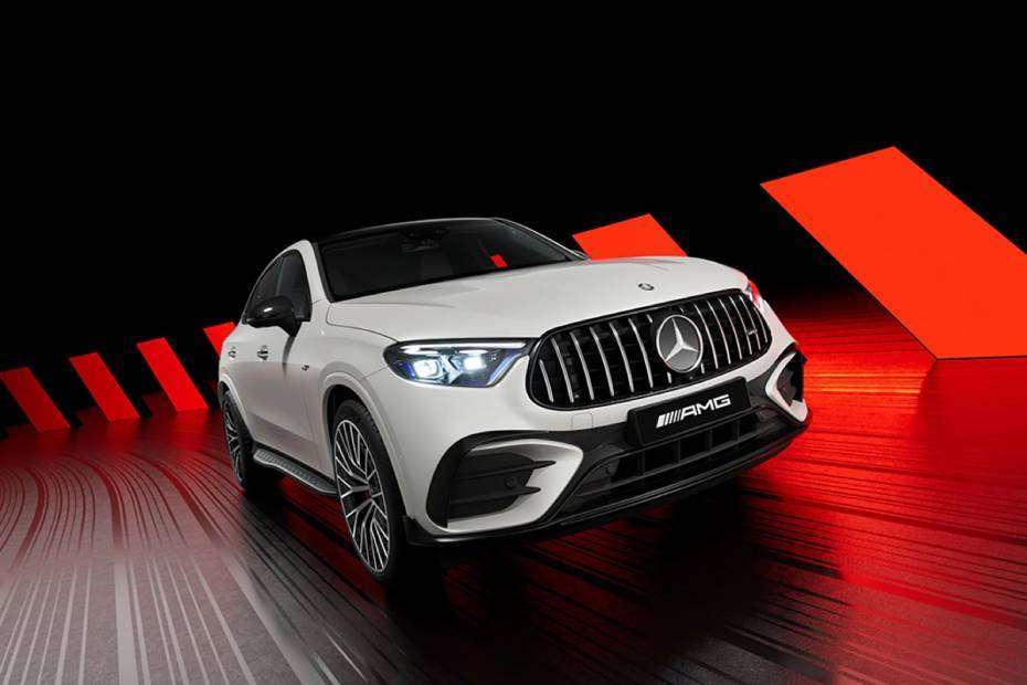 Mercedes Benz AMG GLC43 Coupe Right Front Three Quarter Mercedes Benz AMG GLC43 Coupe Right Front Three Quarter