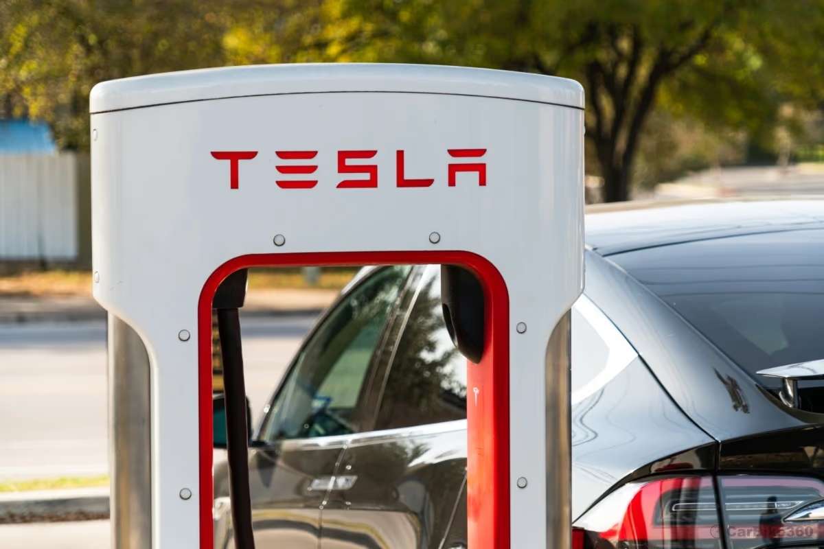 Tesla Unveils Its First Supercharging Station in Mumbai’s BKC on August 4 Audio