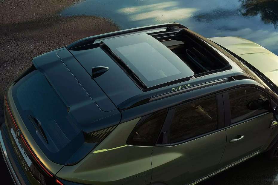 Renault Duster Evolution vs Techno Variant: Features, Price, and Safety Compared