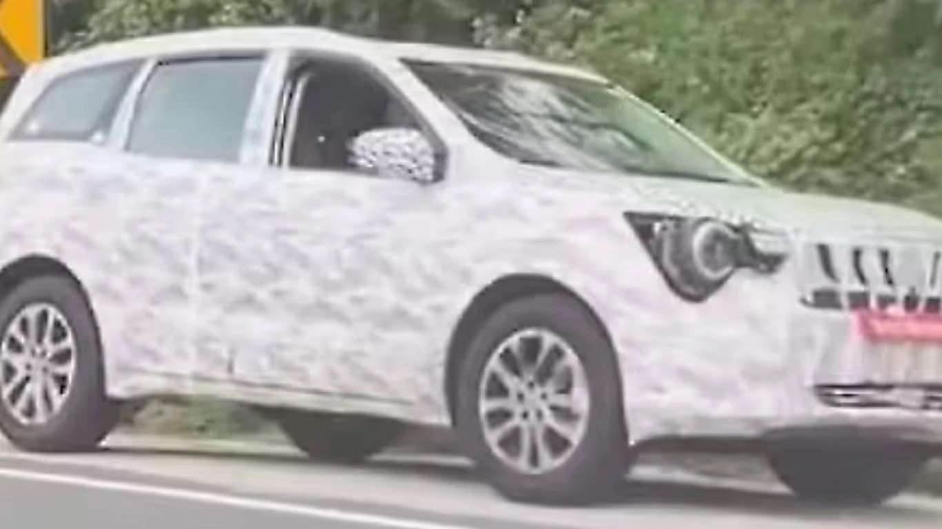Mahindra XUV 7XO