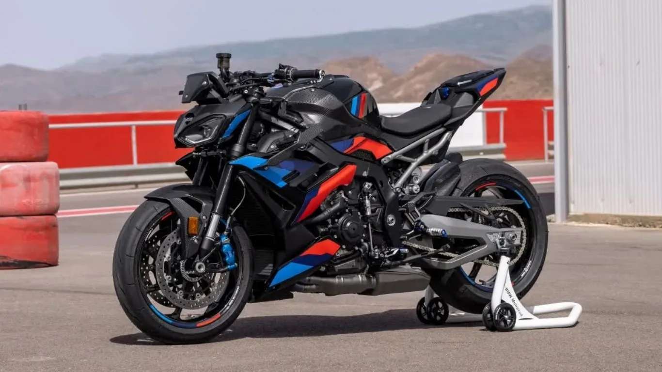BMW M1000 R
