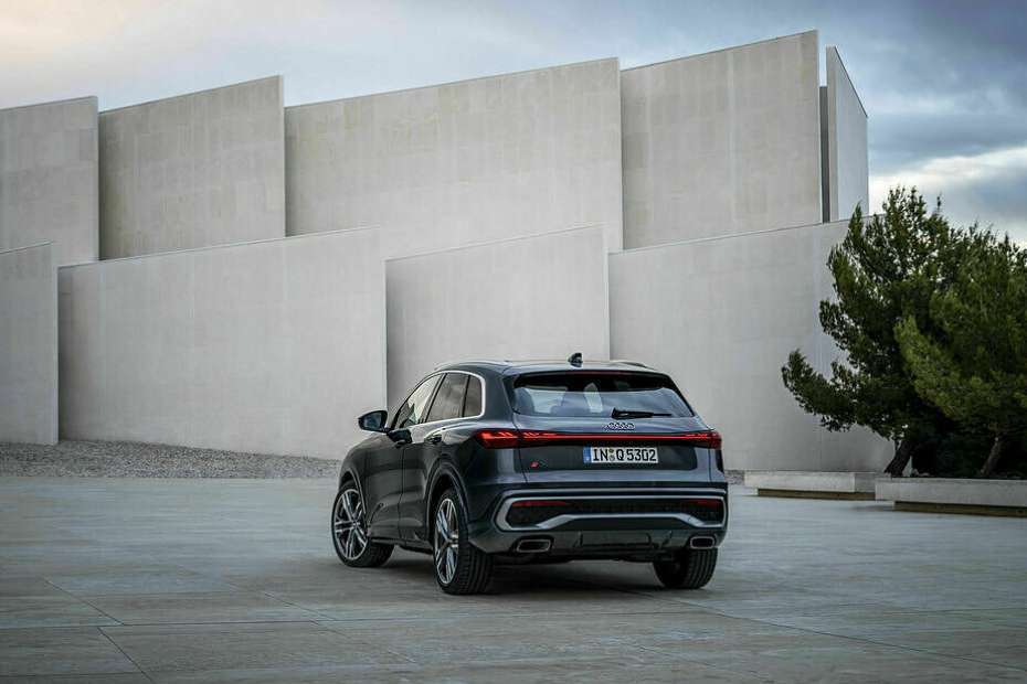 Audi New Q5 third-gen Left Rear Three Quarter Audi New Q5 third-gen Left Rear Three Quarter