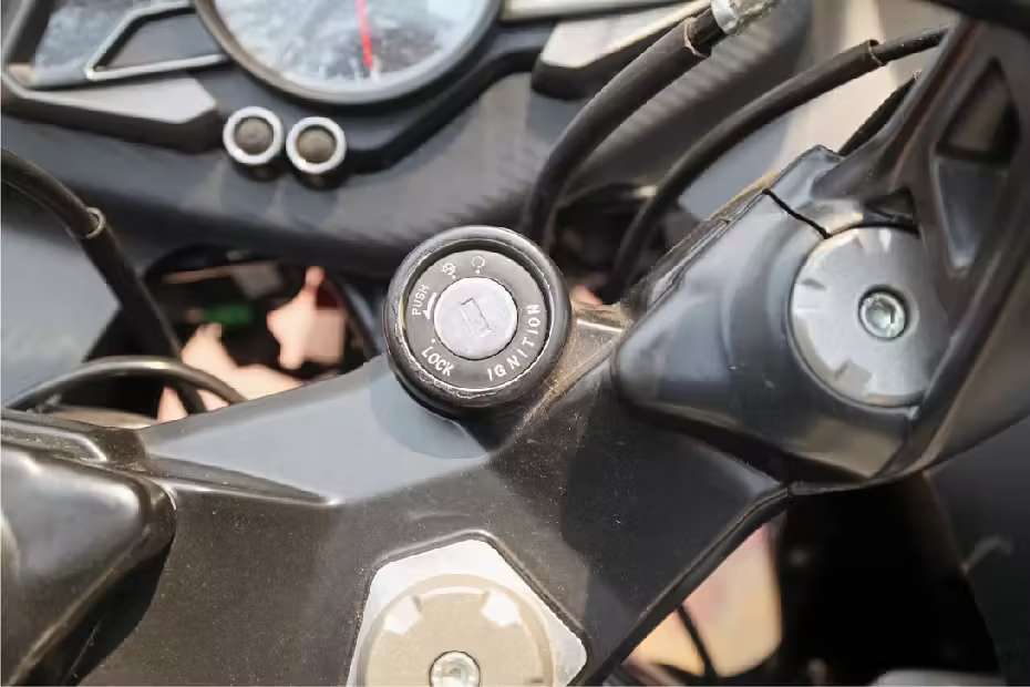 Bajaj Pulsar RS200 images Bajaj Pulsar RS200 images