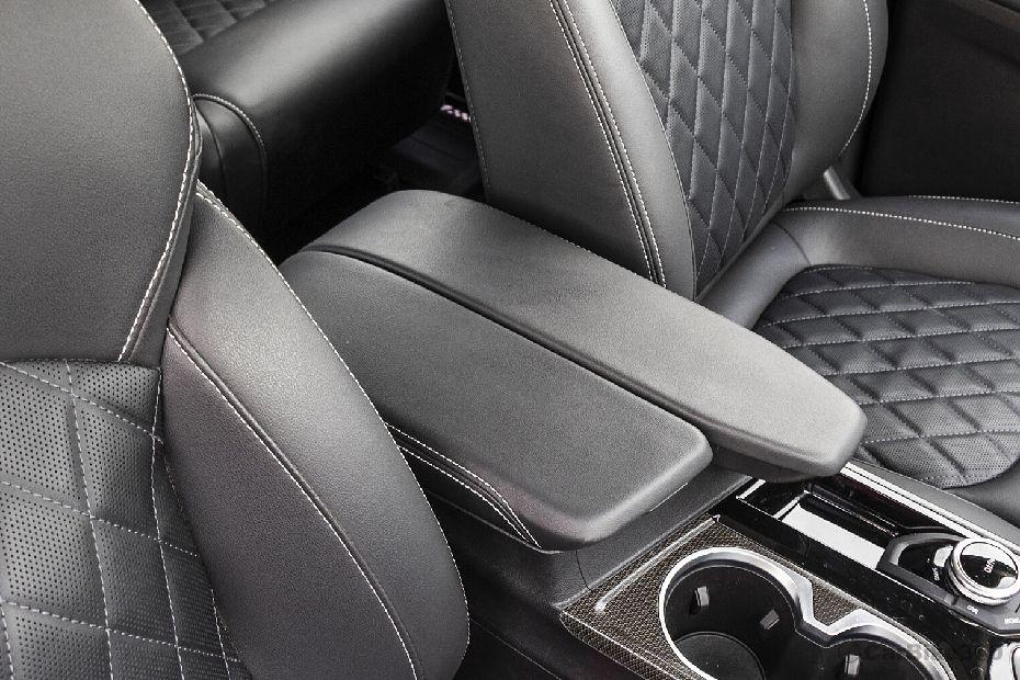 MG Gloster Front Center Arm Rest MG Gloster Front Center Arm Rest