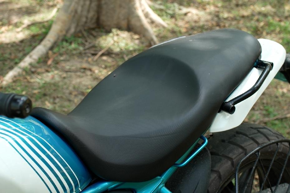 Royal enfield guerrilla 450 seats Royal enfield guerrilla 450 seats