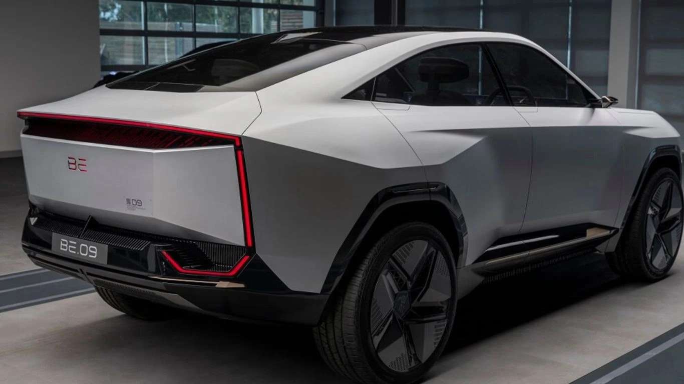 Mahindra BE07 rear view