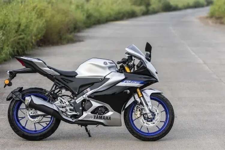 Yamaha R15 V4 Right Side Yamaha R15 V4 Right Side