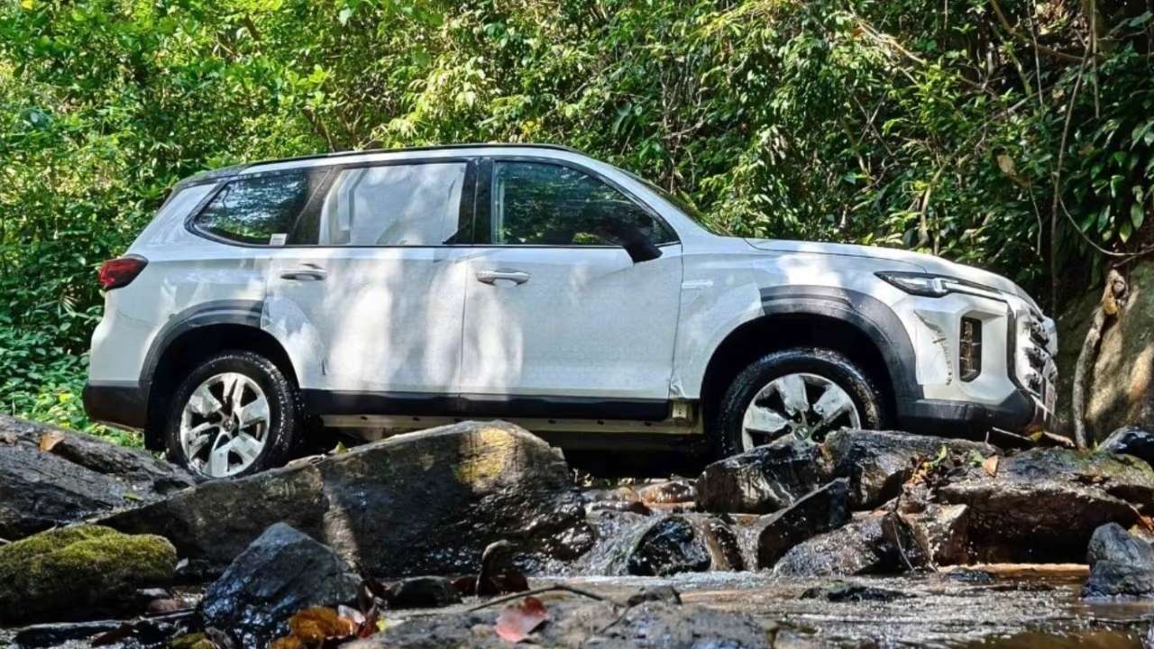 MG Majestor conquers the coastline, becomes India’s first D+ SUV redefines off-road luxury Audio