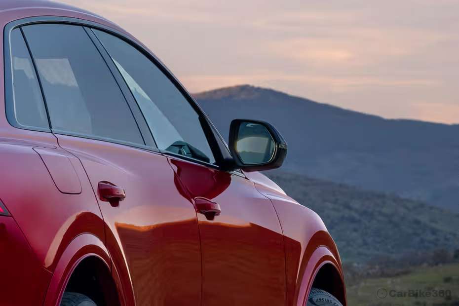 Audi RS Q8 Side Mirror Audi RS Q8 Side Mirror