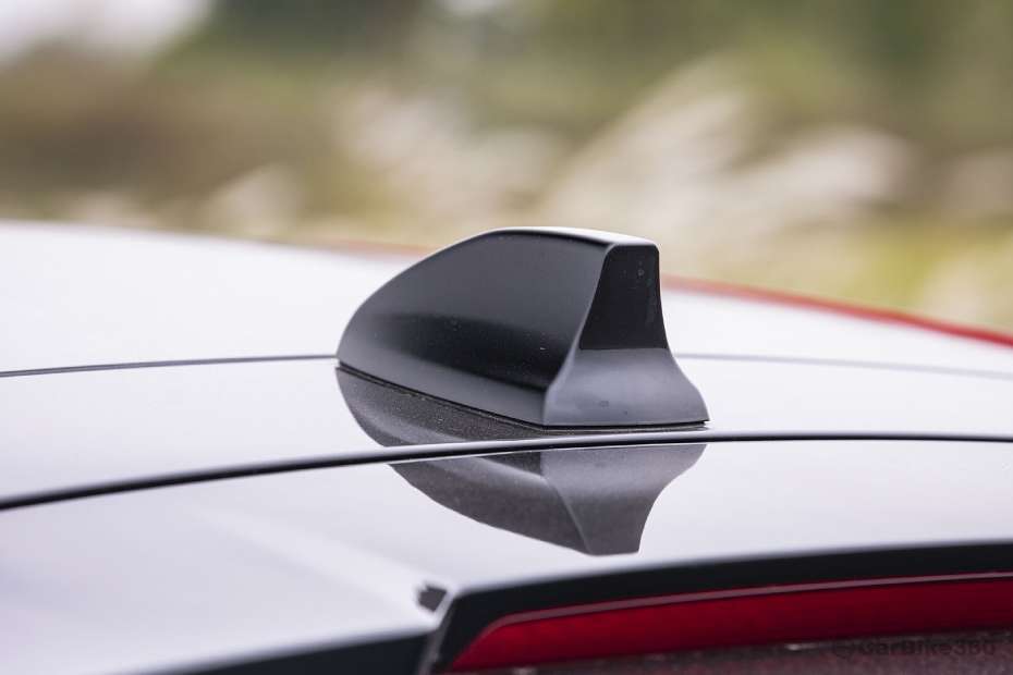 Mahindra XEV 9e Antenna Mahindra XEV 9e Antenna