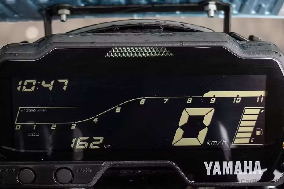 Yamaha FZS-FI V4 images Yamaha FZS-FI V4 images