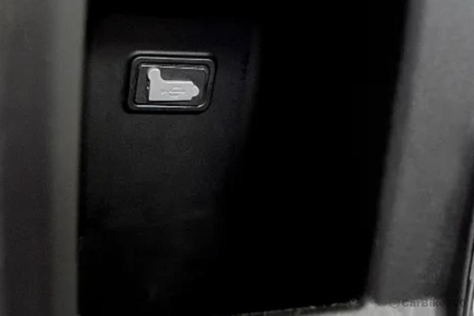 Okinawa Lite Mobile Charging USB Port Okinawa Lite Mobile Charging USB Port