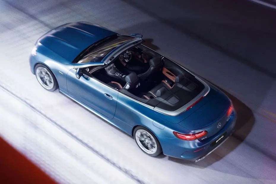 Mercedes-Benz AMG E-53 Cabriolet Top-view Mercedes-Benz AMG E-53 Cabriolet Top-view