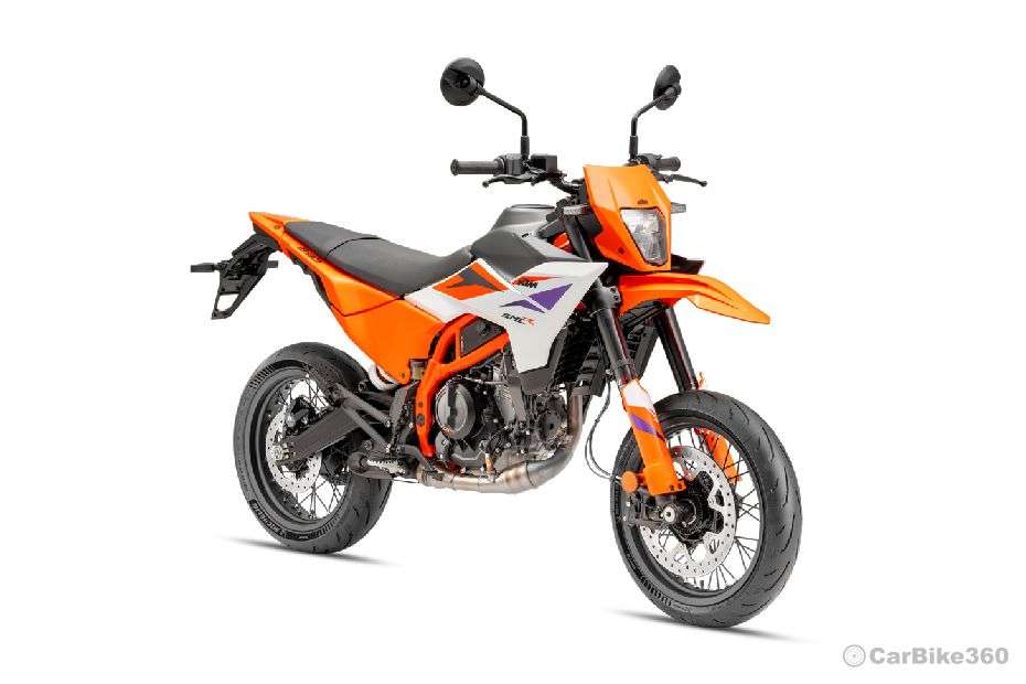 KTM 390 SMC R Right Front Three Quarter KTM 390 SMC R Right Front Three Quarter