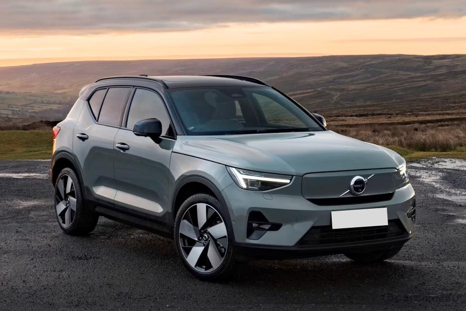 Volvo EX40 Right Front Three Quarter Volvo EX40 Right Front Three Quarter