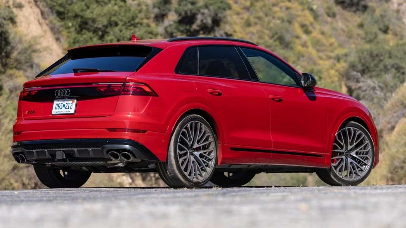 Audi SQ8 rear view