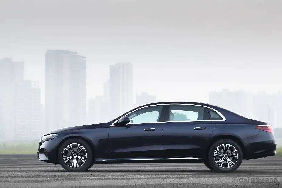 Mercedes-Benz E-Class Left Side View Mercedes-Benz E-Class Left Side View