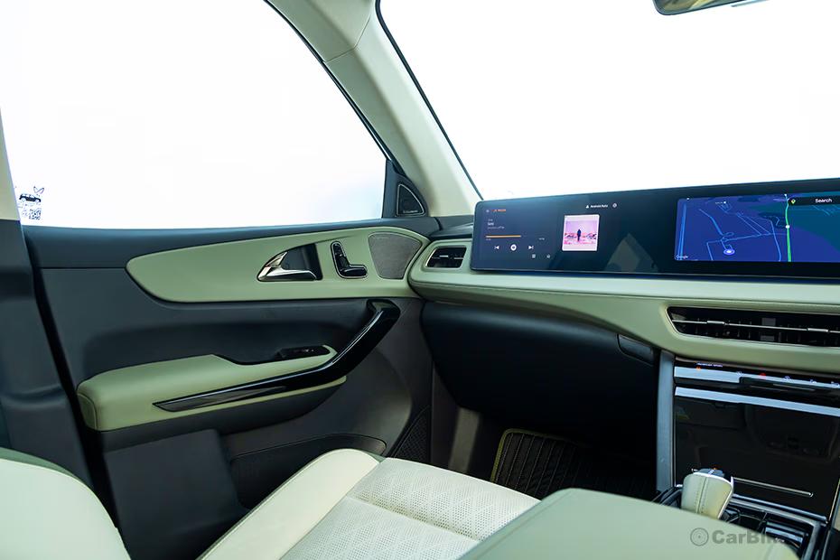 Mahindra XEV 9S Passenger View Mahindra XEV 9S Passenger View