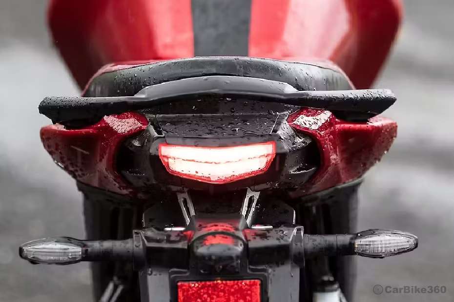 Yamaha FZS-FI V4 images Yamaha FZS-FI V4 images