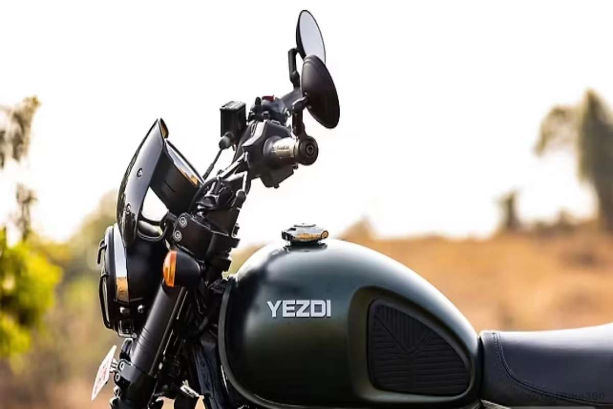 2025 Yezdi Roadster Spied Testing Before 12th August Launch Audio