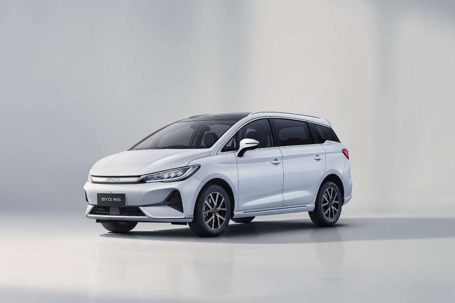 BYD e6 Facelift Left Front Three Quarter BYD e6 Facelift Left Front Three Quarter