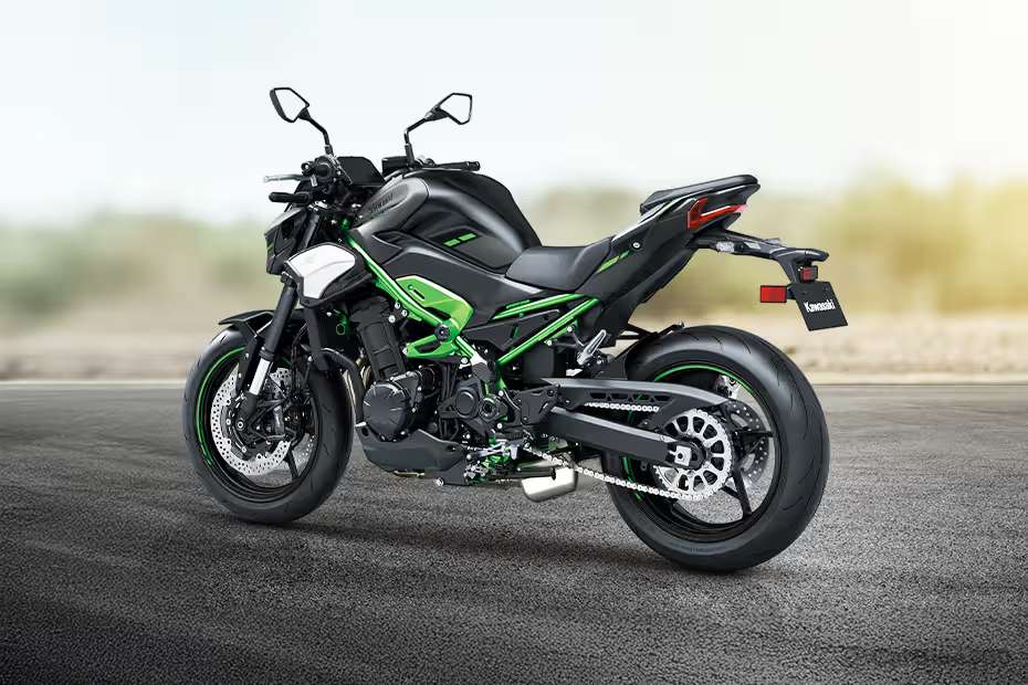 Kawasaki Z900 (2020-2025) Rear Left Three Quarter View Kawasaki Z900 (2020-2025) Rear Left Three Quarter View