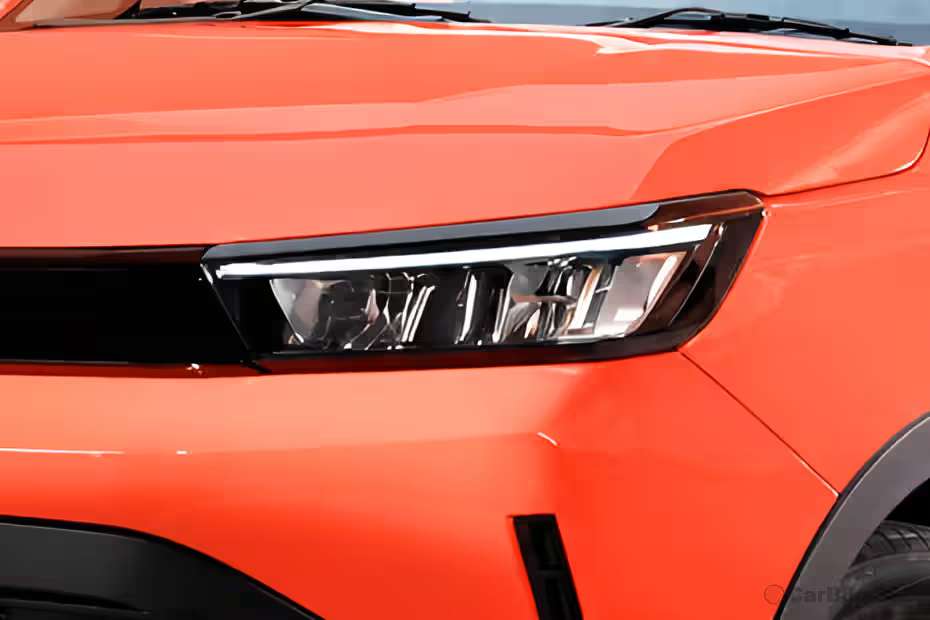 Tata Tiago Facelift Headlight.avif Tata Tiago Facelift Headlight.avif