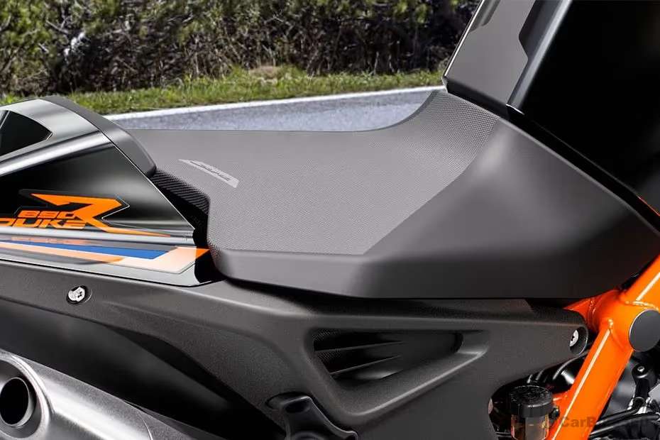 KTM 890 Duke R images KTM 890 Duke R images