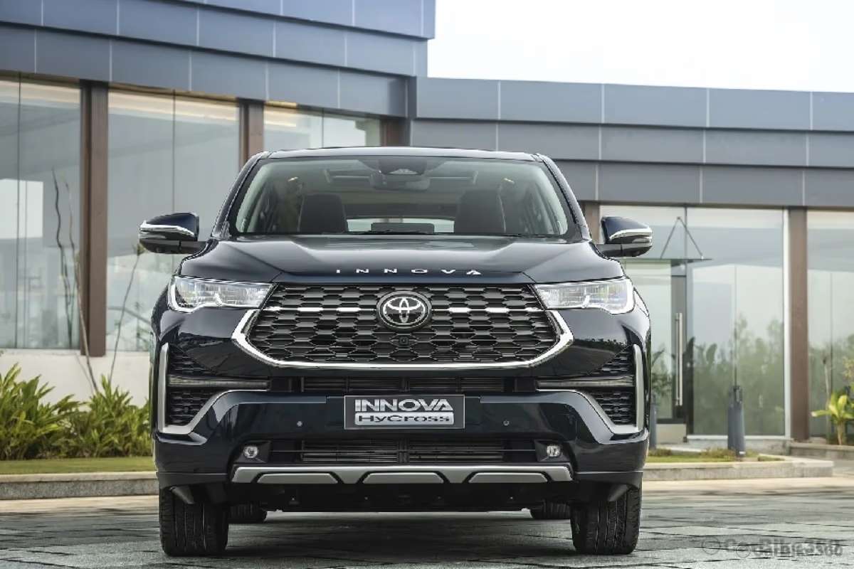 Toyota Innova Hycross Surpasses Crysta in Q1 FY 2026 Audio