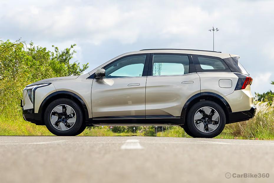 Mahindra XEV 9S Left Side Mahindra XEV 9S Left Side