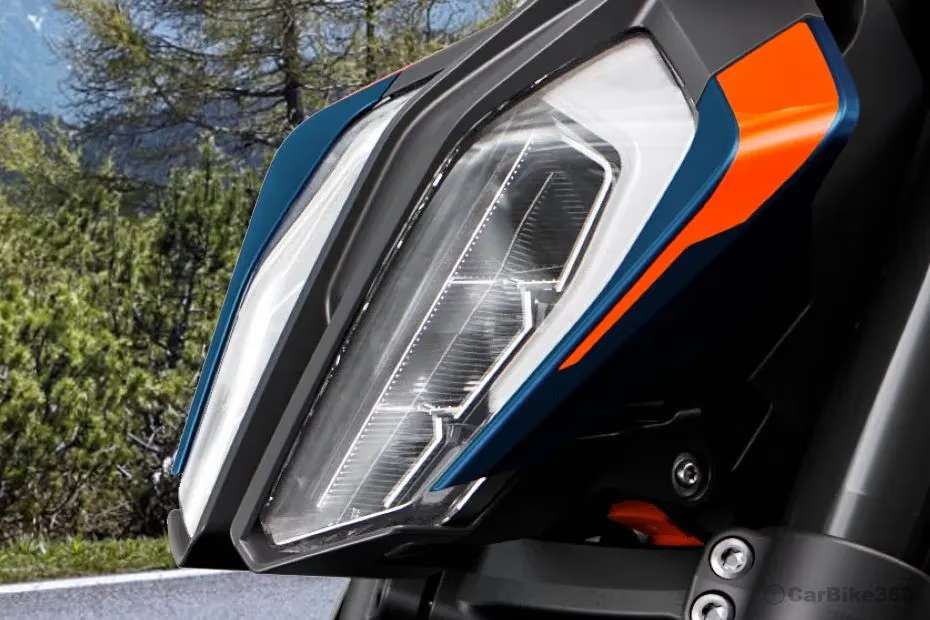 KTM 890 Duke R images KTM 890 Duke R images