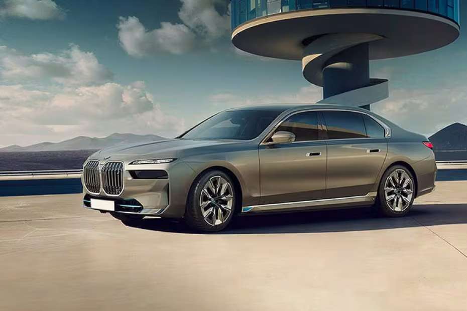 BMW i7 to Feature Sixth-Generation EV Battery with Improved Range and Charging