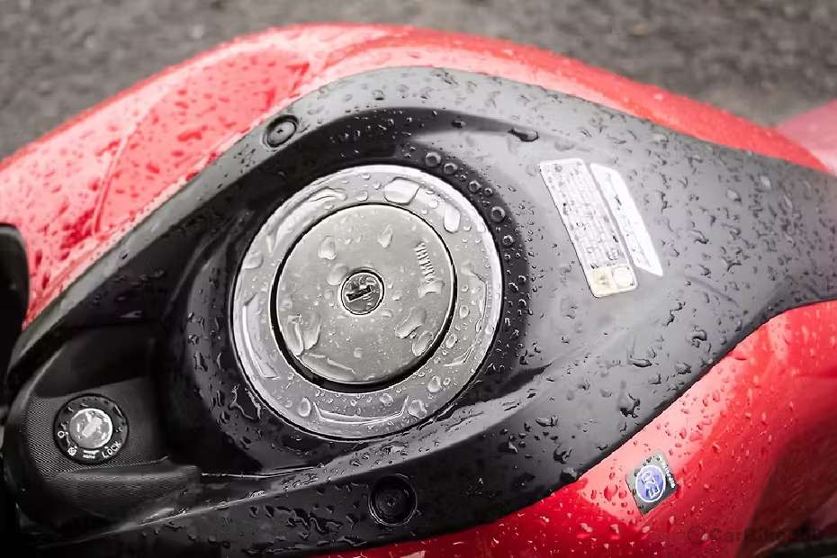 Yamaha FZS-FI V4 images Yamaha FZS-FI V4 images