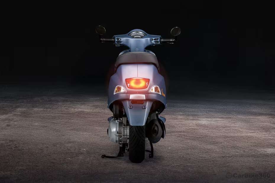 Vespa Officina 8 Rear View Vespa Officina 8 Rear View